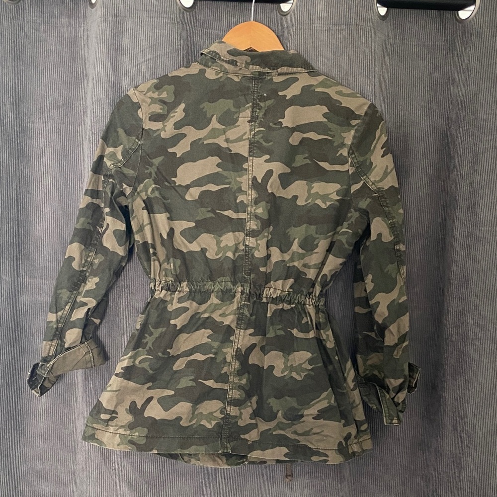 Old Navy Women's Camouflage Utility Jacket - Picture 2 of 5